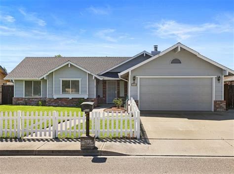 Turlock single story homes for sale